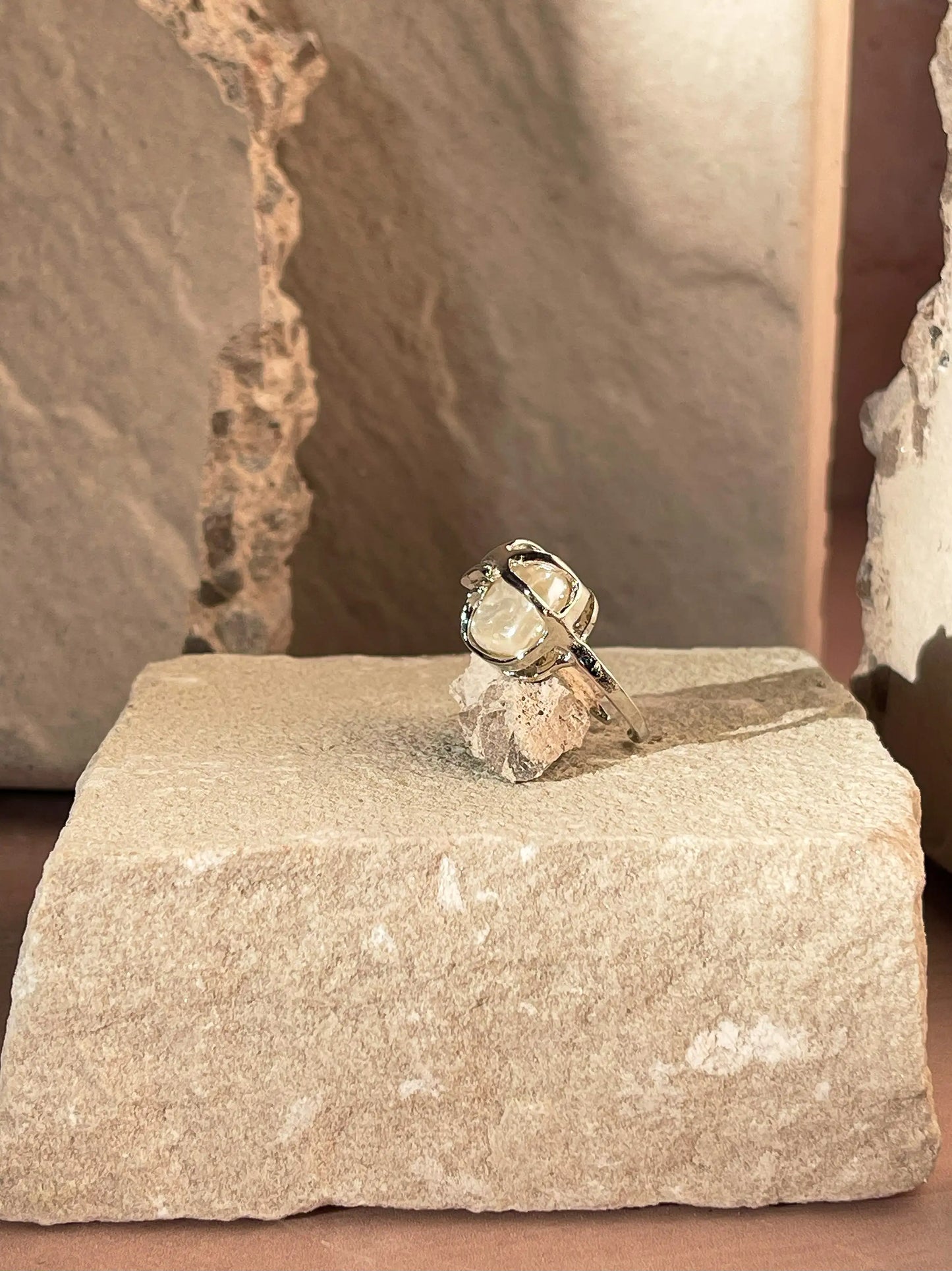 Silver Iridescent Pearl Ring