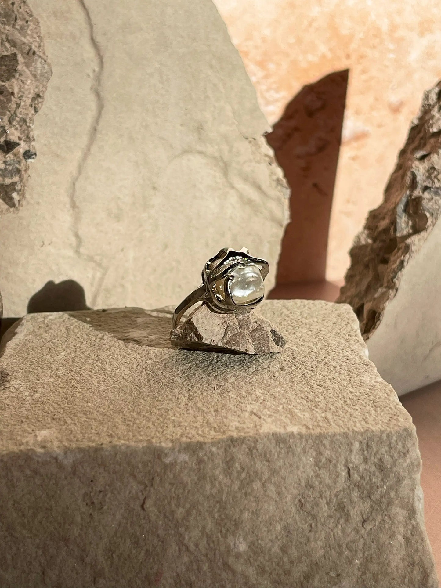 Silver Iridescent Pearl Ring